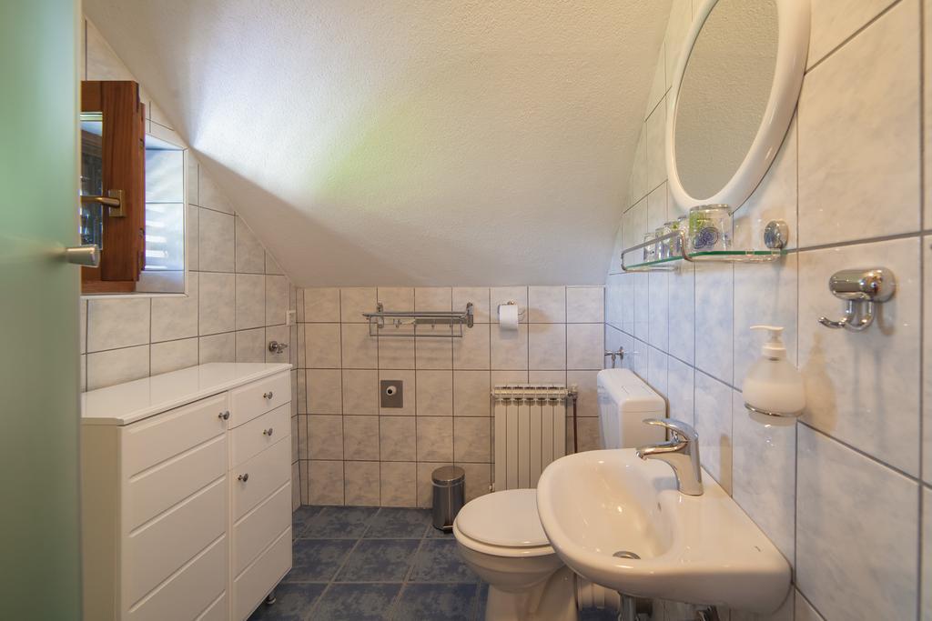 Apartmant & Room Bruna Drežnik Grad Eksteriør billede