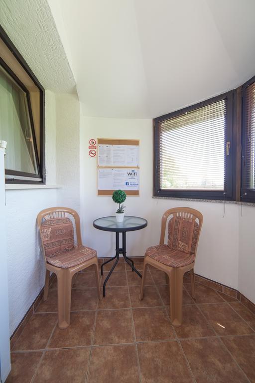 Apartmant & Room Bruna Drežnik Grad Eksteriør billede